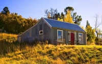 St_Bathans;Naseby;Ranfurly_Region;Otago;St_Bathans_Cottage;corrugated_iron_cotta